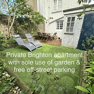 amazing-apartment-private-garden-off-street-parking.brighton-hotels-england.com/